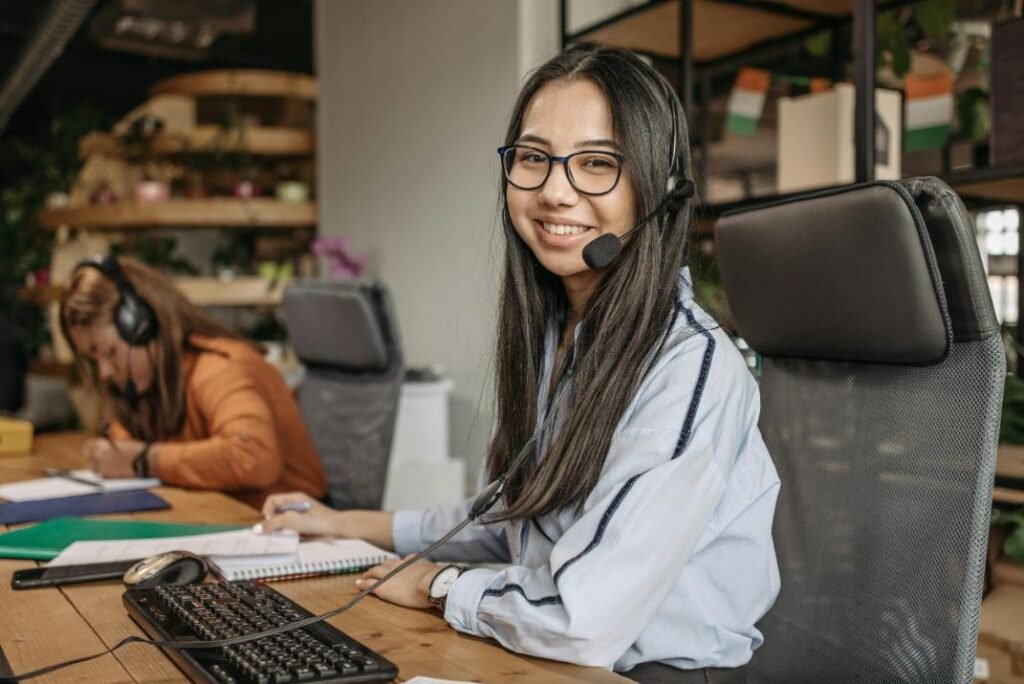 Hireprovas customer service personnel smiling