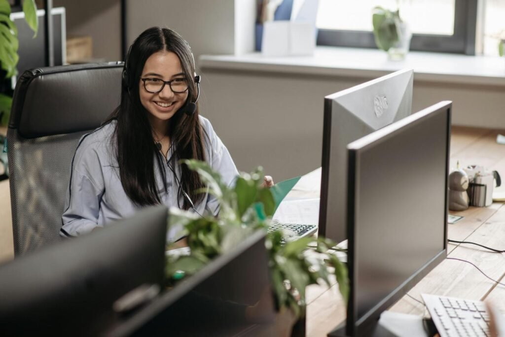VA working smiling on client